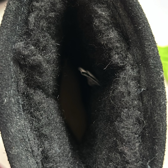 Black Bearpaw Boots - Picture 7 of 9